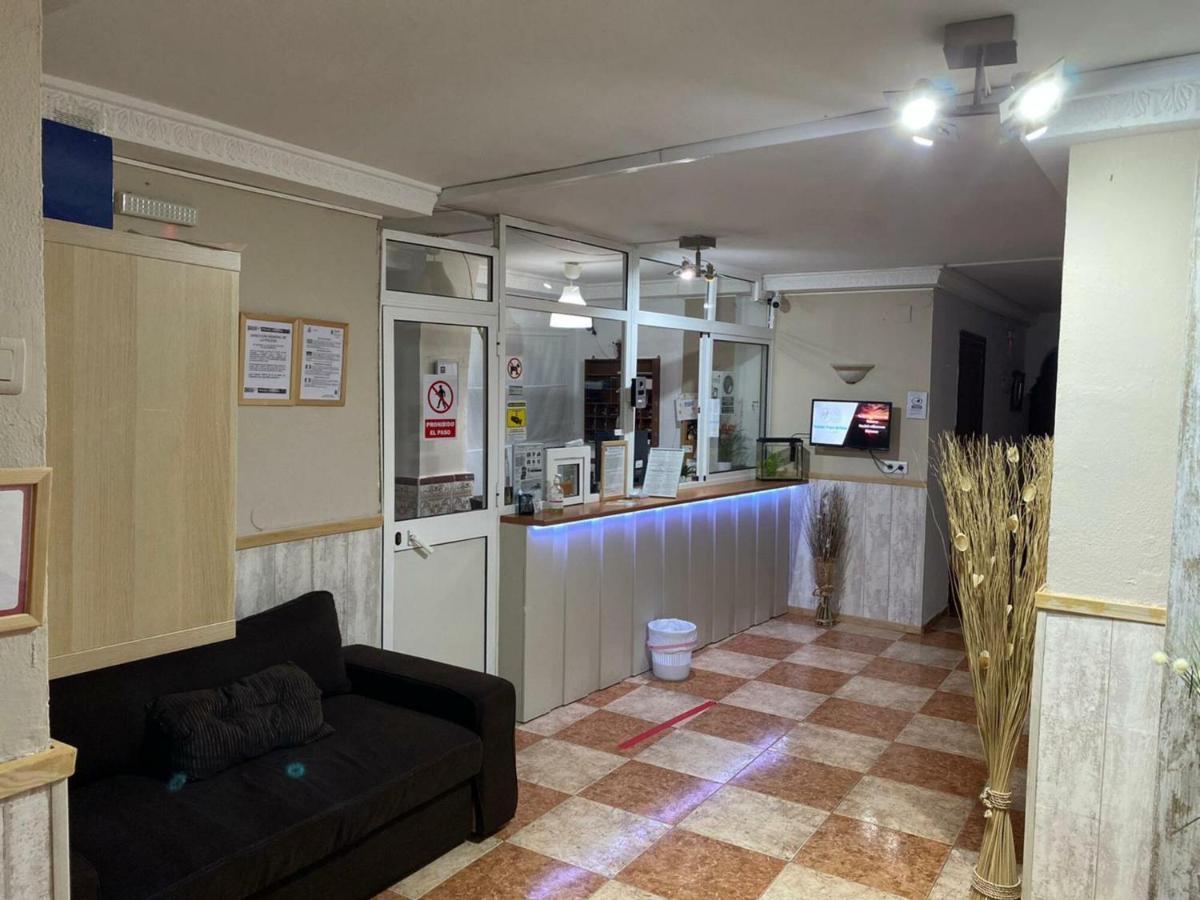 Virgen Del Rocio II Hotel ตอร์เรโมลิโนส ภายนอก รูปภาพ