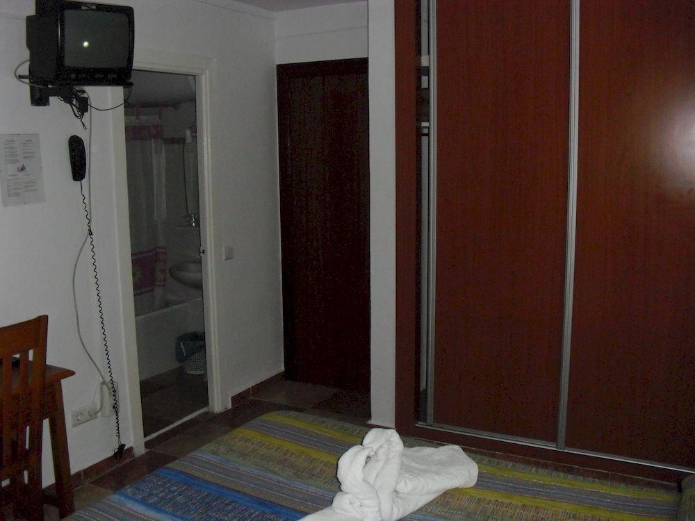 Virgen Del Rocio II Hotel ตอร์เรโมลิโนส ภายนอก รูปภาพ