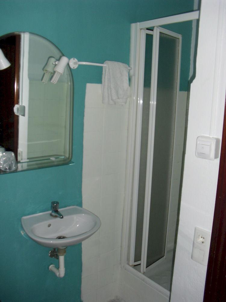 Virgen Del Rocio II Hotel ตอร์เรโมลิโนส ภายนอก รูปภาพ