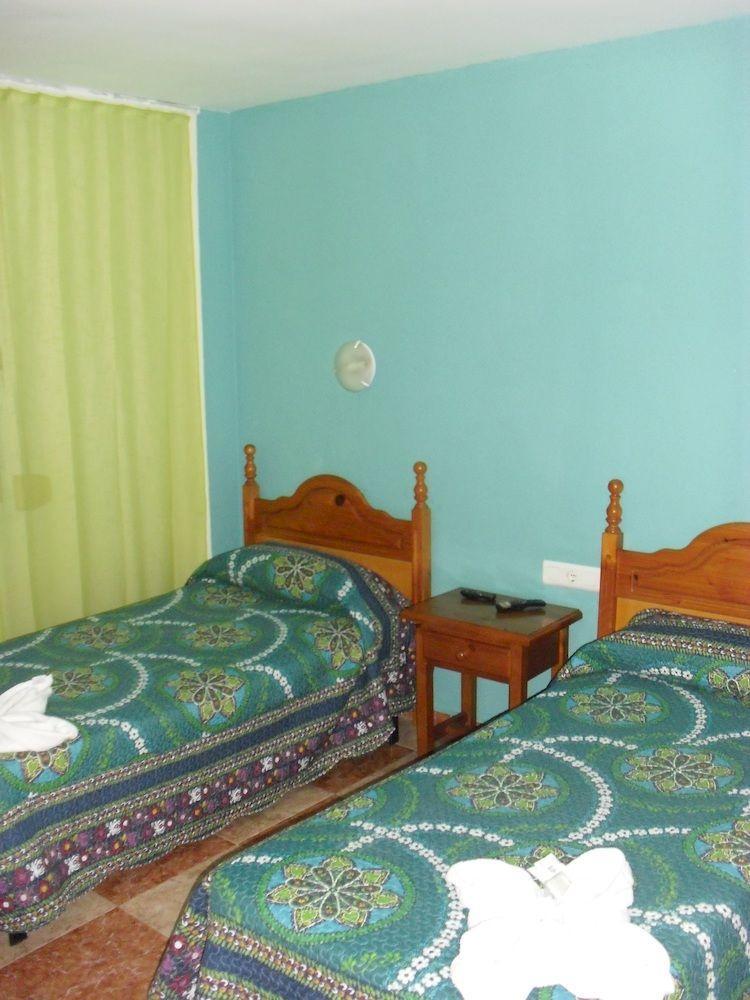 Virgen Del Rocio II Hotel ตอร์เรโมลิโนส ภายนอก รูปภาพ