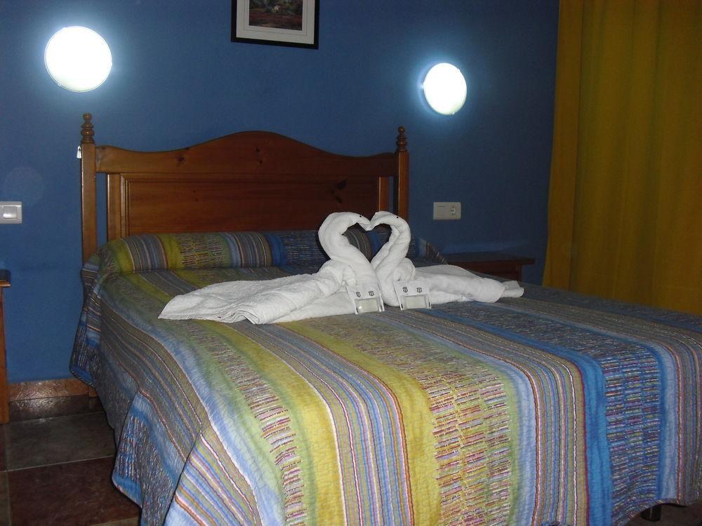 Virgen Del Rocio II Hotel ตอร์เรโมลิโนส ภายนอก รูปภาพ