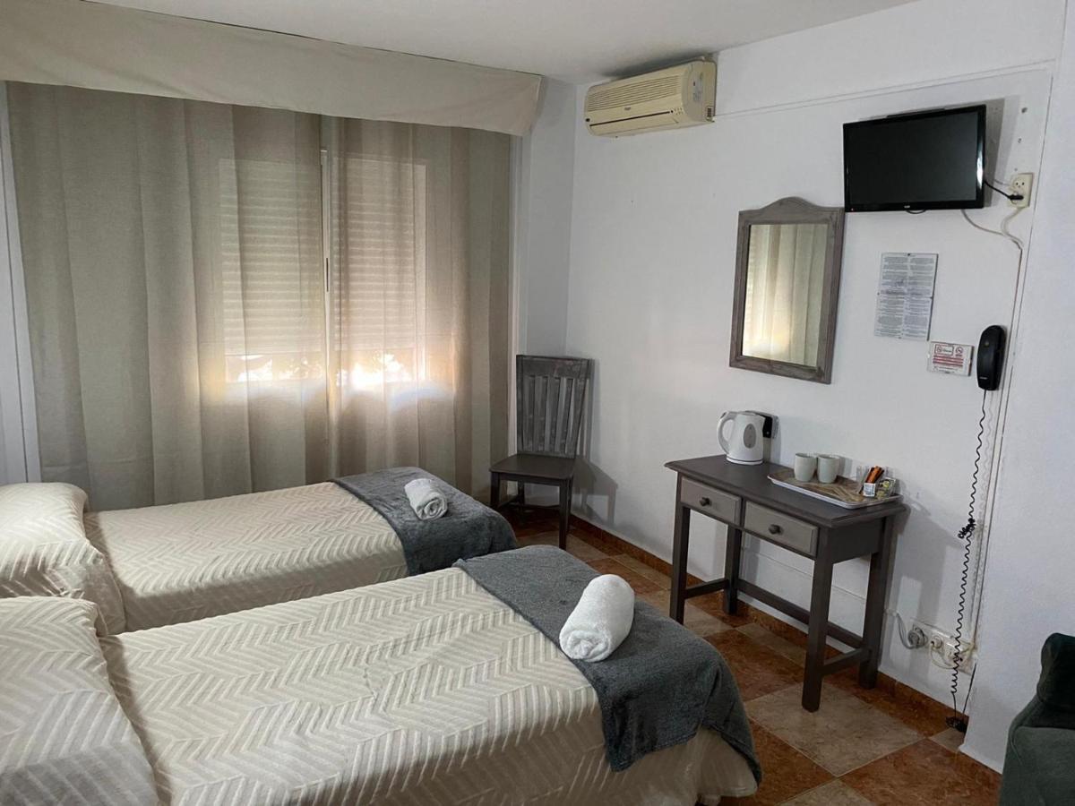 Virgen Del Rocio II Hotel ตอร์เรโมลิโนส ภายนอก รูปภาพ